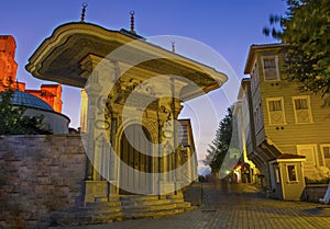 TÃÂ¼rkiye  istanbul topkapÃÂ± sarayÃÂ± kapÃÂ± photo